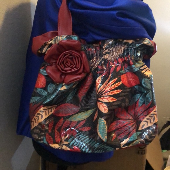 Bueno shoulder bag, faux snake skin, burgundy flower, leaves prints - Picture 12 of 13